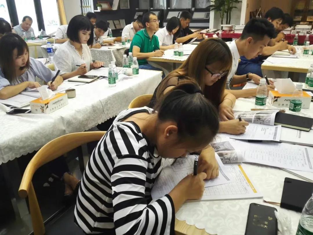威廉希尔体育官方网站商学院“致胜终端营销培训会”完美落幕！
